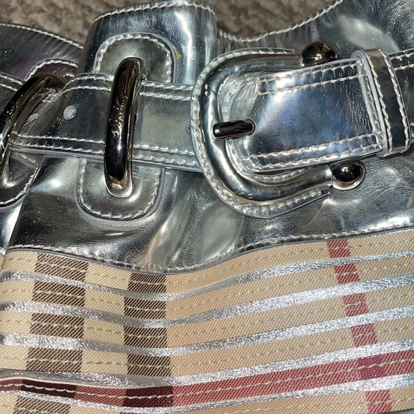 Burberry Silver/Checked Authentic Bucket Bag Med. - Picture 2 of 9